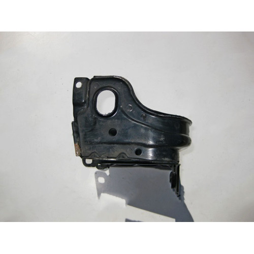 Mercedes-Benz A2036202295 Правый кронштейн усилителя бампера C-class W203 C-class S203