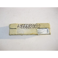 A1666820032 Шумоизоляция левой стойки 'B' снизу ML GLE W166 GL GLS X166