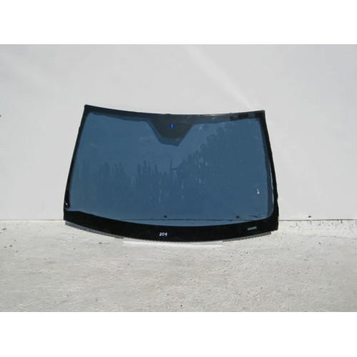 Mercedes-Benz 43R-001585 A2046706601 Windshield C-Class W204, small chip - sealed