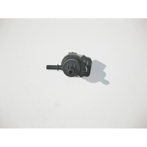 Mercedes-Benz A0004769832 Электроклапан регенерации паров топлива ML W164 GL X164
