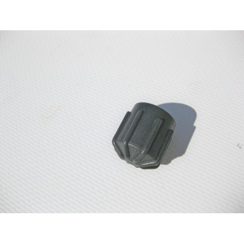 Mercedes-Benz A1409880035 Колпачок заправочного клапана трубопровода хладагента