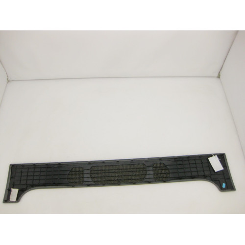 Mercedes-Benz A2216901430 7J55 Накладка динамика в задней полке серая S-Class W221