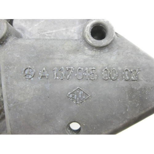 Mercedes-Benz A1370150002 Передняя крышка картера ГРМ M137