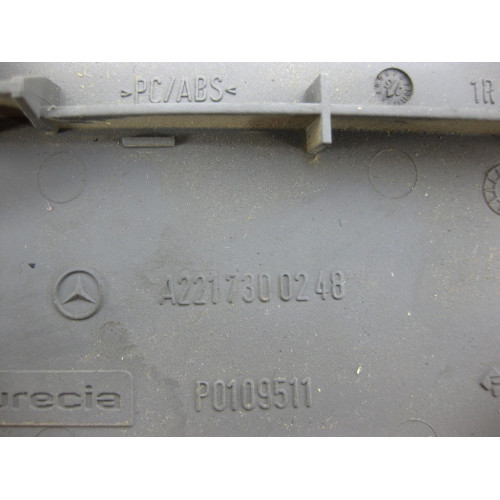 Mercedes-Benz A2217304448 7251 Внутренняя ручка открытия задней правой двери с серой накладкой S-class short W221 S-class long V221