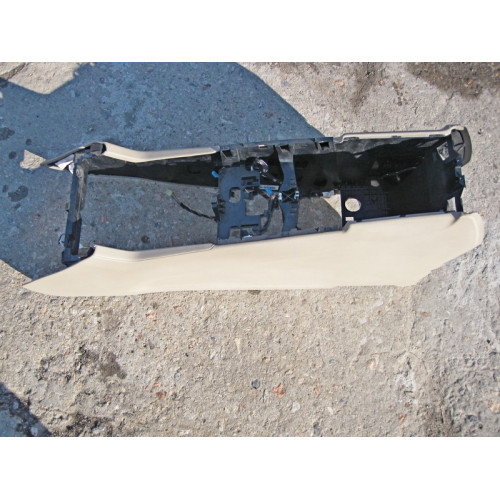 Mercedes-Benz A1666803903 8Q67 Корпус центральной консоли бежевый ML W166 GL X166