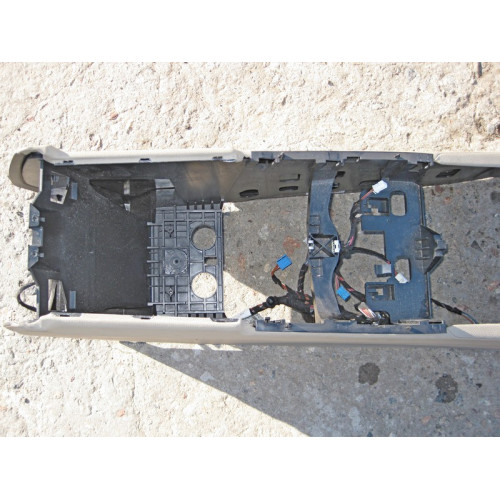 Mercedes-Benz A1666803903 8Q67 Корпус центральной консоли бежевый ML W166 GL X166