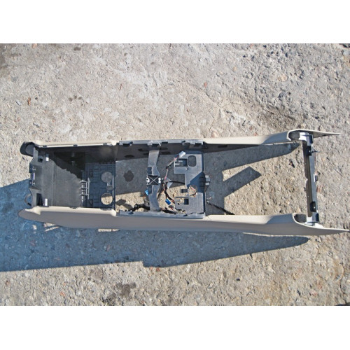 Mercedes-Benz A1666803903 8Q67 Корпус центральной консоли бежевый ML W166 GL X166