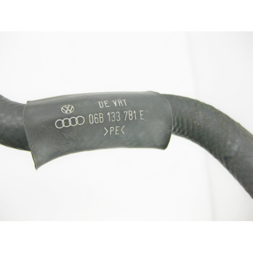 Audi 06B133781E Вакуумная трубка с воздушным клапаном Audi A4