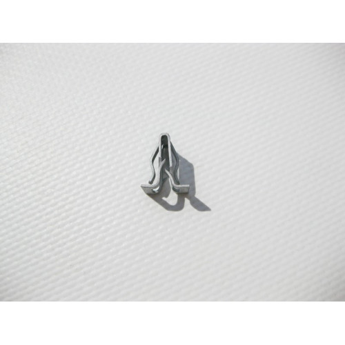 Mercedes-Benz A0009915898 Удерживающая скоба салонной обшивки ML W164 GL X164