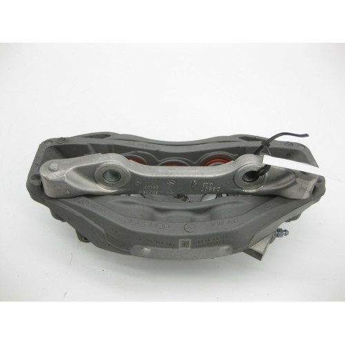 VAG 4M0615108BK Тормозной суппорт передний правый