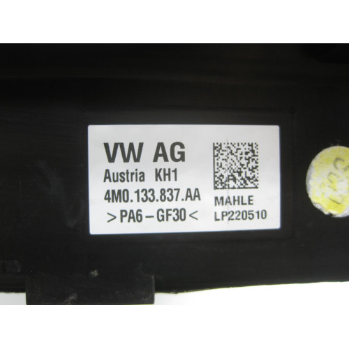 VAG 4M0133837AA Корпус воздушного фильтра двигателя