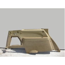 A1646901325 8M27 Левая бежевая обшивка багажника GL X164