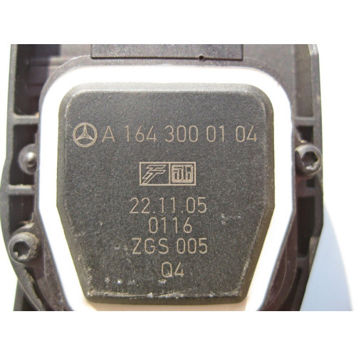 Mercedes-Benz A1643000104 Педаль газа ML W164 GL X164 R-Class W251 Англия