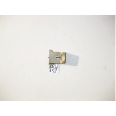 A1668600551 8N84 Накладка под петлёй крепления багажа левая бежевая ML W166 GL X166