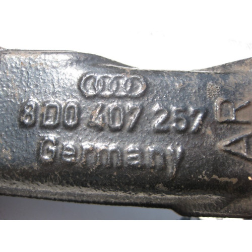 VAG 8D0407257 AR Поворотный кулак передний левый со ступицей VW Passat B5+