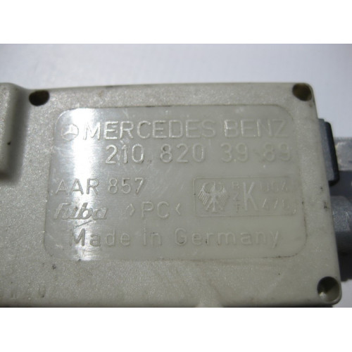 Mercedes-Benz A2108203989 Антенный усилитель E-Class W210