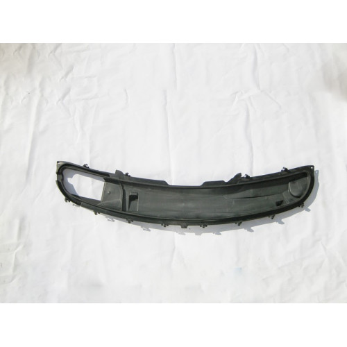 Mercedes-Benz A2518800805 Пластиковая накладка капота внутренняя R-Class W251