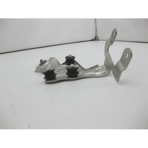 VAG 4M0614125G Кронштеин блока ABS
