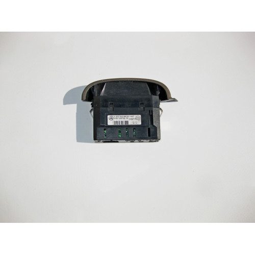 Mercedes-Benz A0005428823 1437 Индикатор парктроника спереди слева S-Class W220