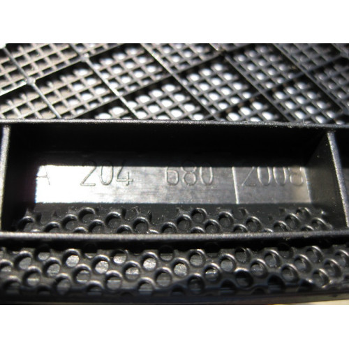 Mercedes-Benz A2046802008 9051 Torpedo grid upper right black C-Class W204