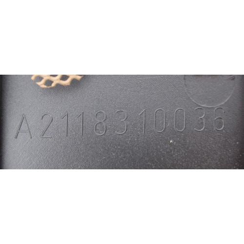 Mercedes-Benz A2118310036 8L40 Сетка торпеды верхняя центральная бежевая E-Class W211
