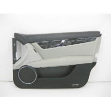 A2047209562 7H23 Front right door panel black - gray C-Class W204