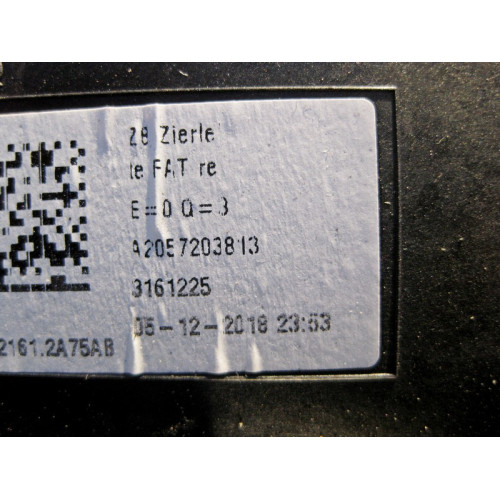 Mercedes-Benz A2057203813 Декоративная алюминиевая накладка передней правой дверной карты C-Class W205