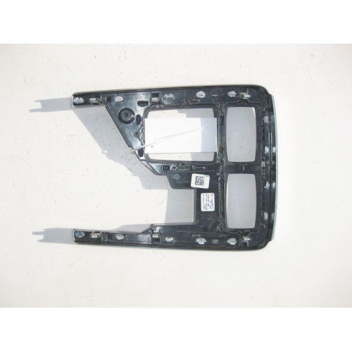 Mercedes-Benz A1666802817 2A17 Накладка центральной консоли подлокотника с хромом ML W166 GL X166