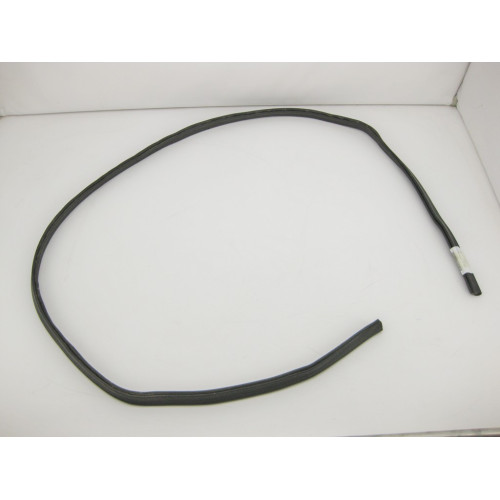 Mercedes-Benz A2518890098 Уплотнитель подкапотный передний R-Class W251