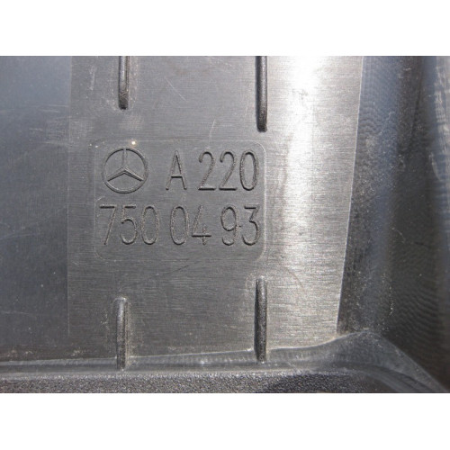 Mercedes-Benz A2207500493 Нижняя внутренняя накладка торца крышки багажника S-Class W220