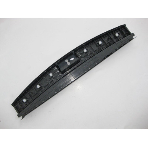 Mercedes-Benz A1646900141 9051 Накладка проёма багажника нижняя чёрная ML W164