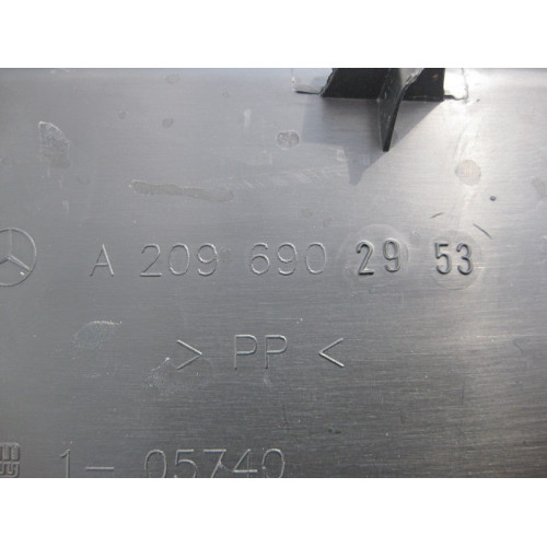 Mercedes-Benz A2096943325 7C45 Накладка проёма багажника нижняя CLK C209