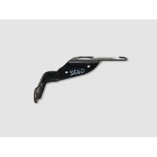 Mercedes-Benz A2204920541 Правый кронштейн выпускной трубы S-Class W220 CL C215