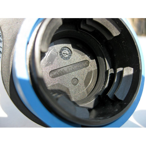 Mercedes-Benz A0004704305 Крышка заливной горловины Adblue