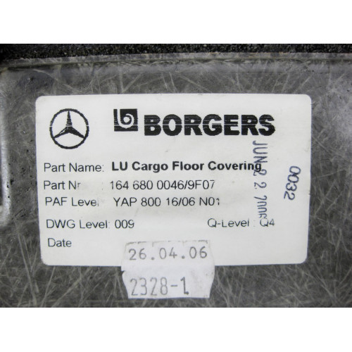 Mercedes-Benz A1646800046 9F07 Накладка пола багажника спереди черная GL X164