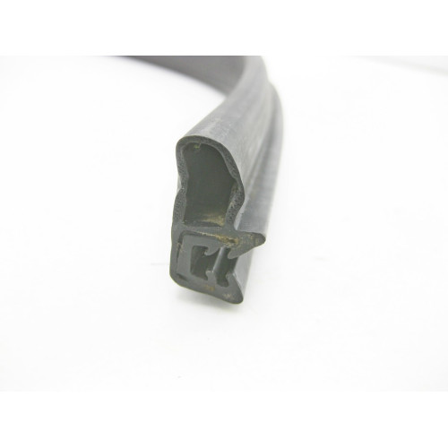 Mercedes-Benz A1178870098 Резиновый уплотнитель подкапотный на передней установочной панели CLA Shooting Brake X117 CLA C117