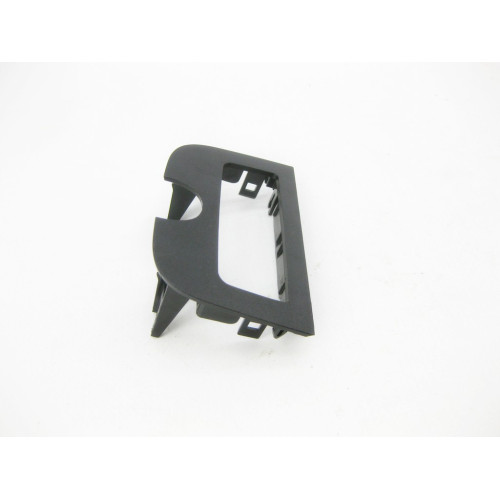 Mercedes-Benz A1768210136 9051 Накладка на потолке под кнопки экстренного вызова