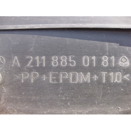 Mercedes-Benz A2118850181 Подиум - накладка номерного знака E-Class W211 до рестайл