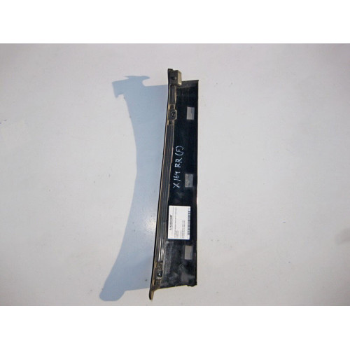 Mercedes-Benz A1646903887 Вертикальная накладка стекла задней правой двери ML W164 GL X164