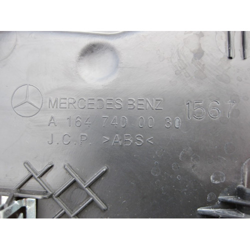 Mercedes-Benz A1647400030 9051 Tailgate bottom trim black ML W164