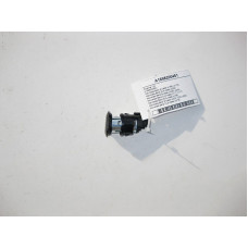 A1698200451 Розетка 12V 15A S-Class W222 CLS C219 A-Class W168 W176 GLK X204 CLA C117 GLA X156