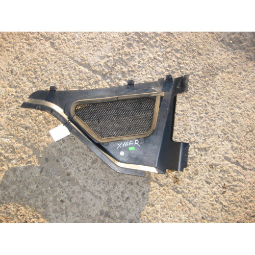 Mercedes-Benz A1668300013 Кожух под капотом справа ML GLE W166 C292 GL GLS X166