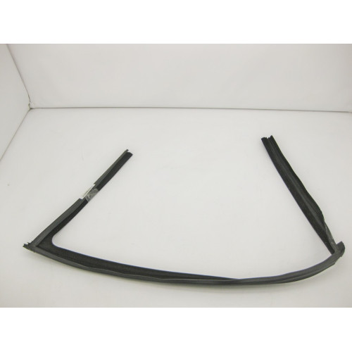 Mercedes-Benz A2217250125 Уплотнитель опускного стекла передней левой двери S-Class W221