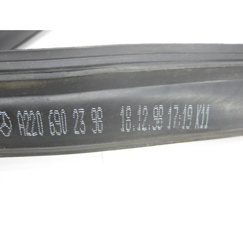 Mercedes-Benz A2206902398 Уплотнитель над левыми дверьми long S-Class W220
