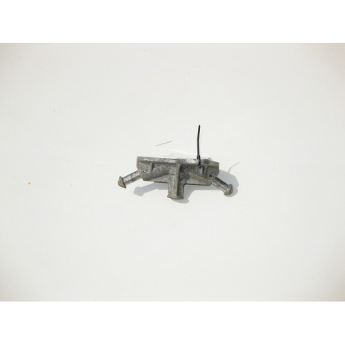 Audi 4B0253663E Алюминиевый кронштейн резинового подвеса глушителя Audi A4 (B6)