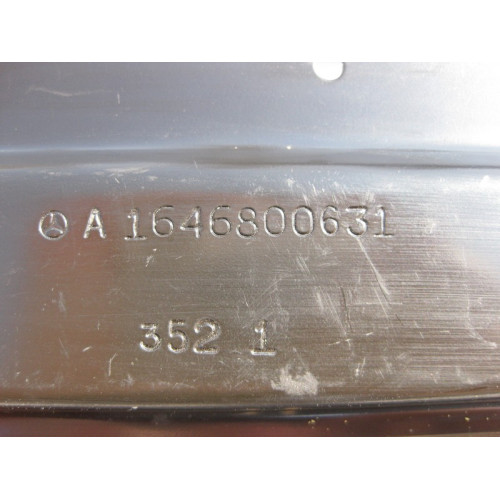 Mercedes-Benz A1646800631 Правая опора пола бажаника GL X164