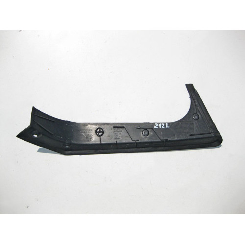 Mercedes-Benz A2126930933 9051 Накладка проёма багажника левая E-Class W212