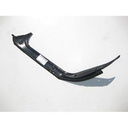 Mercedes-Benz A2116930233 Накладка проёма багажника правая E-Class W211