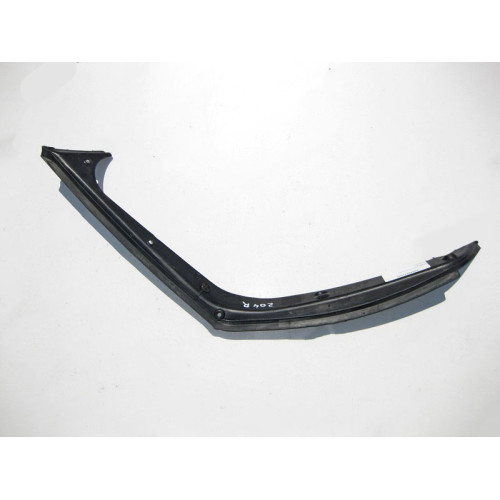Mercedes-Benz A2046931633 Накладка проёма багажника правая C-Class W204