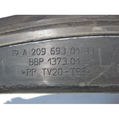 Mercedes-Benz A2096930133 Накладка проёма багажника левая CLK C209